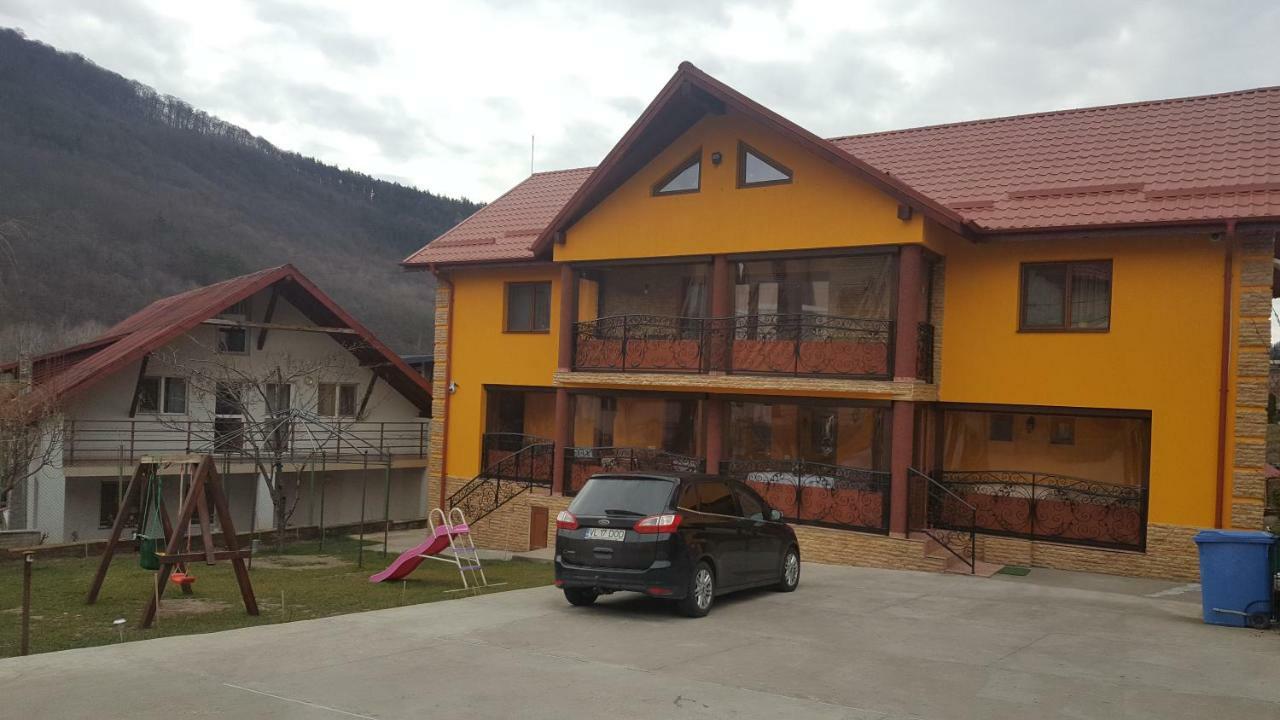 Casa Dodoc Hotell Caciulata Exteriör bild
