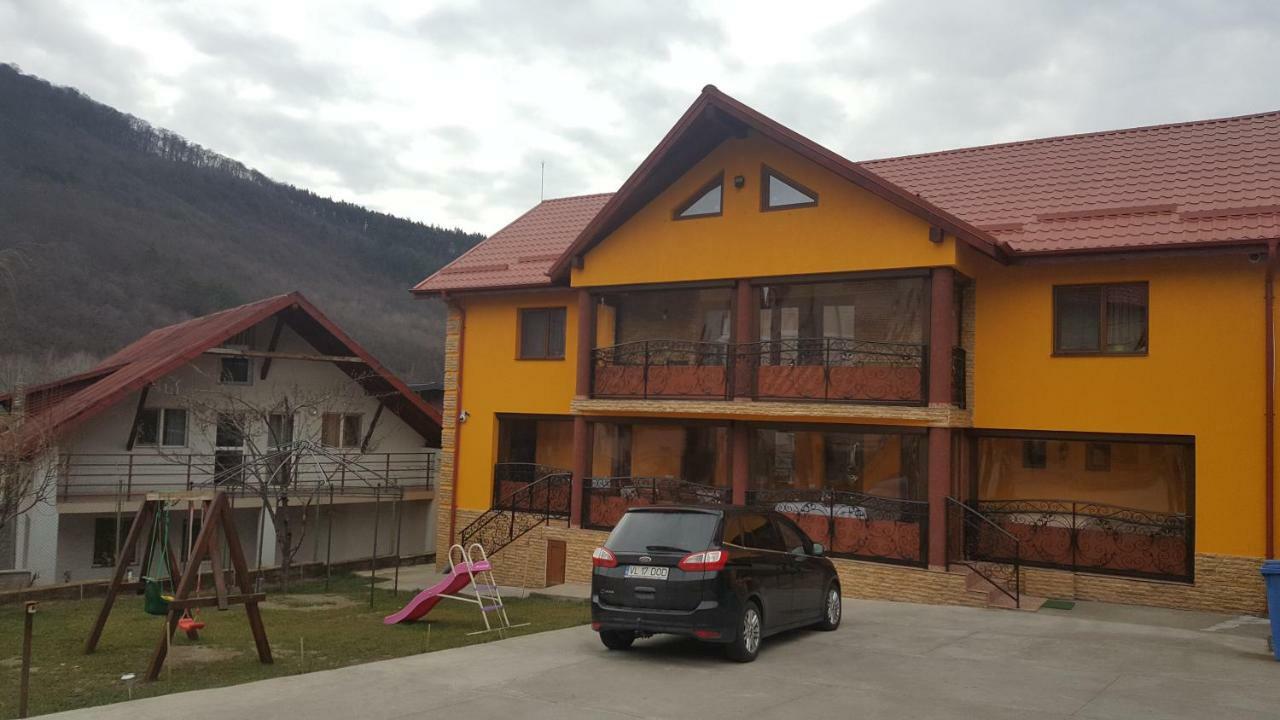 Casa Dodoc Hotell Caciulata Exteriör bild